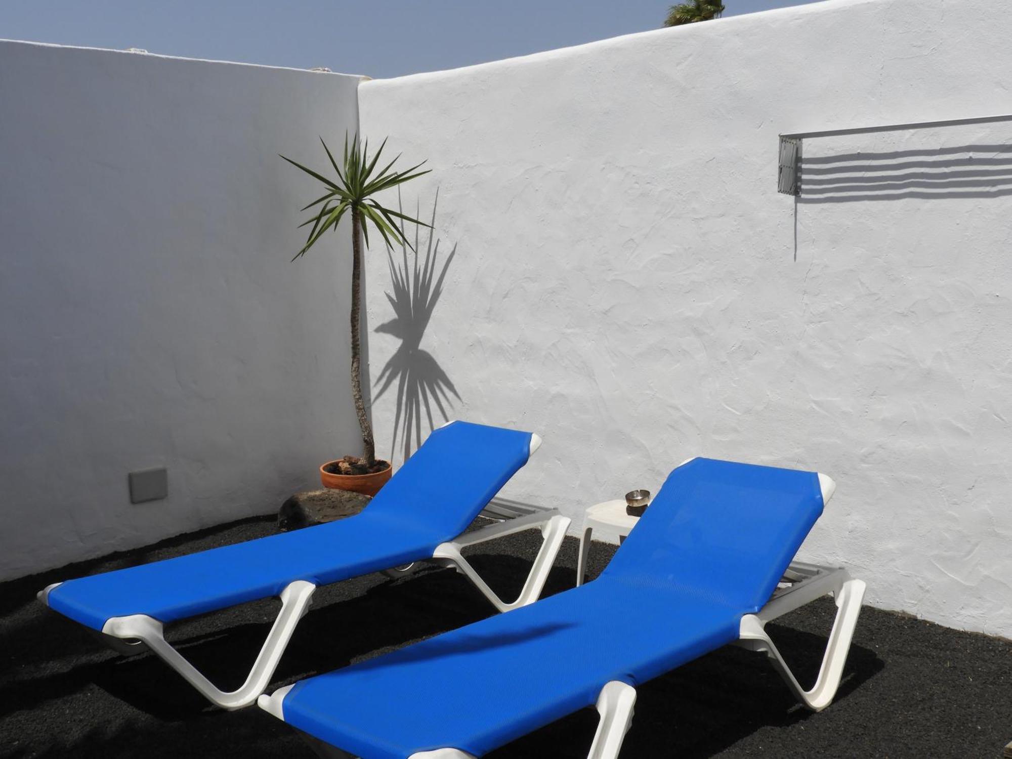 Apartamento Las Palmeras Nazaret Exterior photo